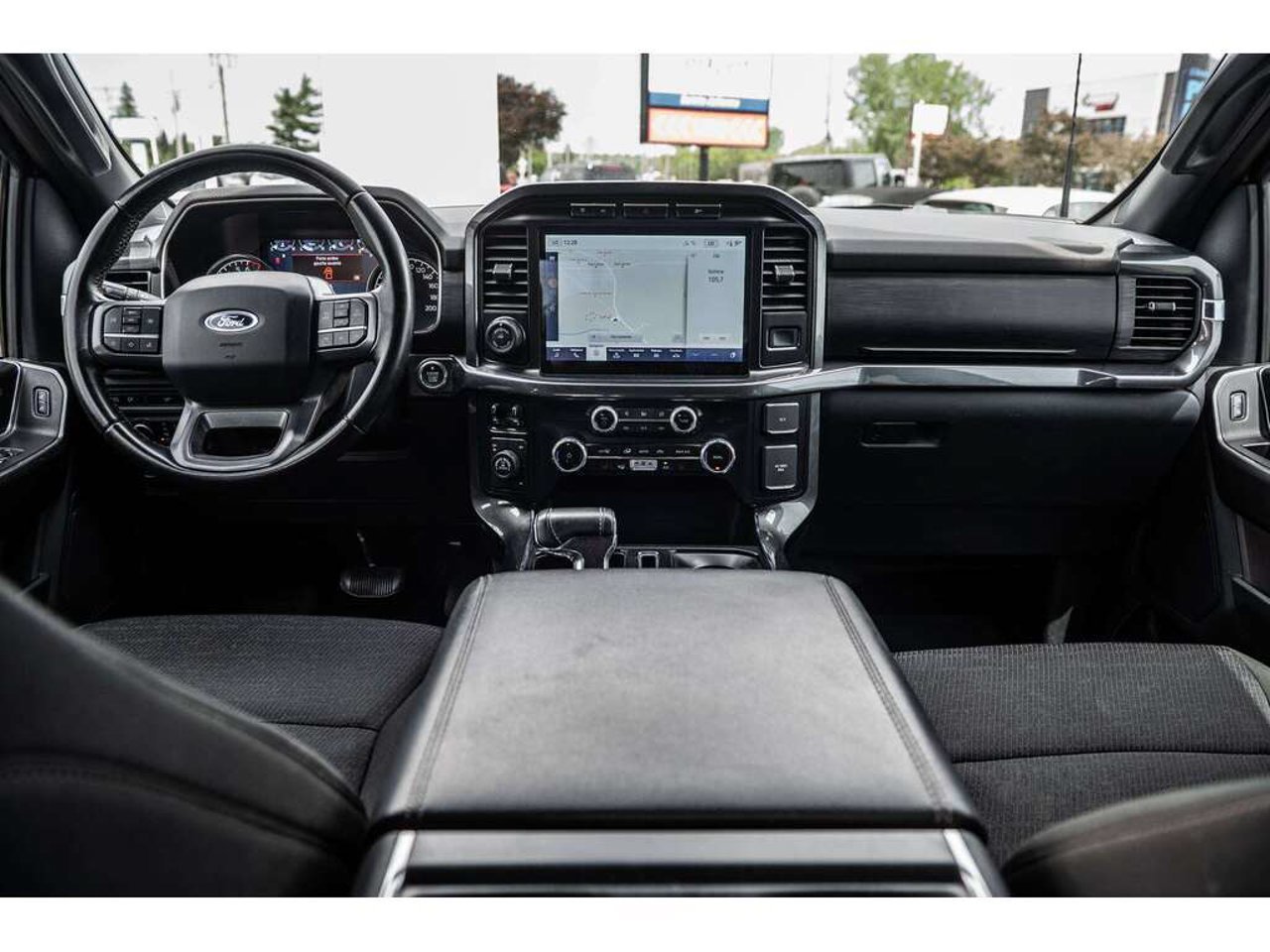 Ford F-150 2023 Gris Sainte-Julienne - photo #35