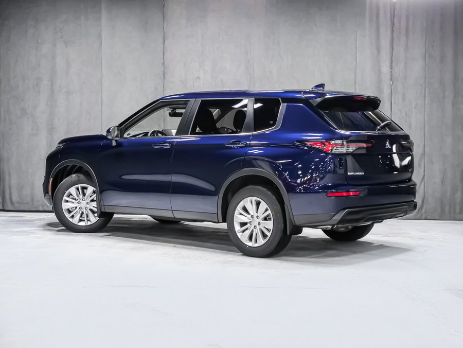 2026 Mitsubishi Outlander ES Cosmic Blue