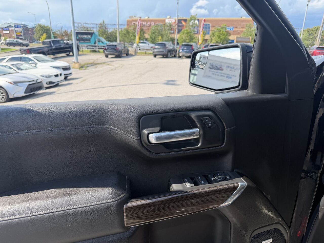 CHEVROLET SILVERADO 1500 RST RST cabine multiplace 4RM 157 po 2021 Noir Gatineau - photo #10
