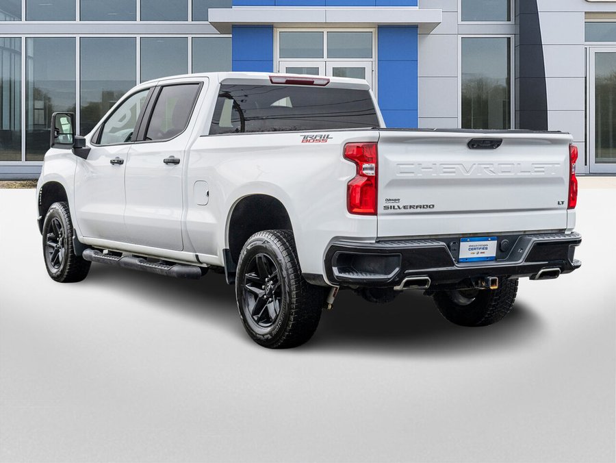 Chevrolet Silverado 1500 LT Trail Boss cabine multiplace 4RM 157 po 2024 Blanc