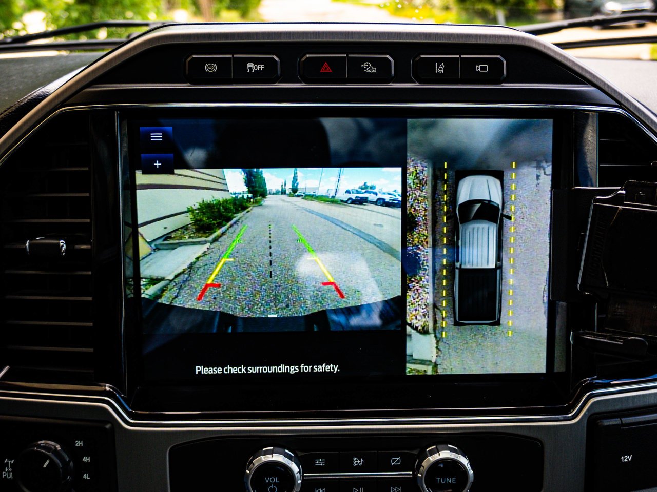 2022 Ford Super Duty F-350 SRW Platinum 4WD Crew Cab 6.75' Box Black Sherwood Park - photo #26
