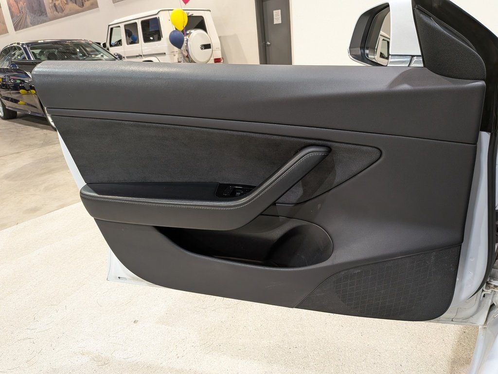 Tesla Model 3 Standard Range Plus RWD 2019 Blanc Val-David - photo #26