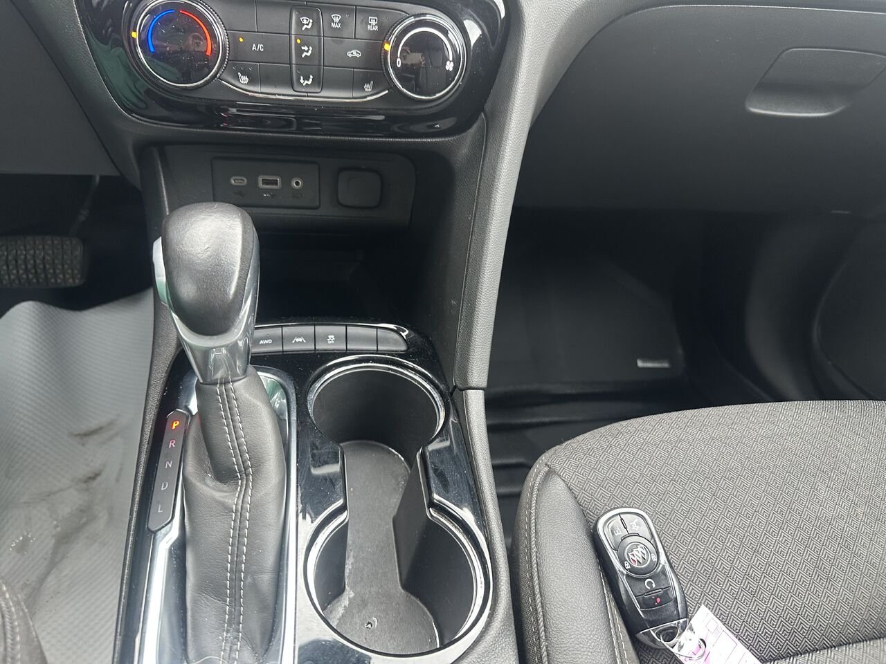 BUICK ENCORE GX PREFERRED Privilégiée 4 portes TI 2023 CINABRE M Gatineau - photo #11