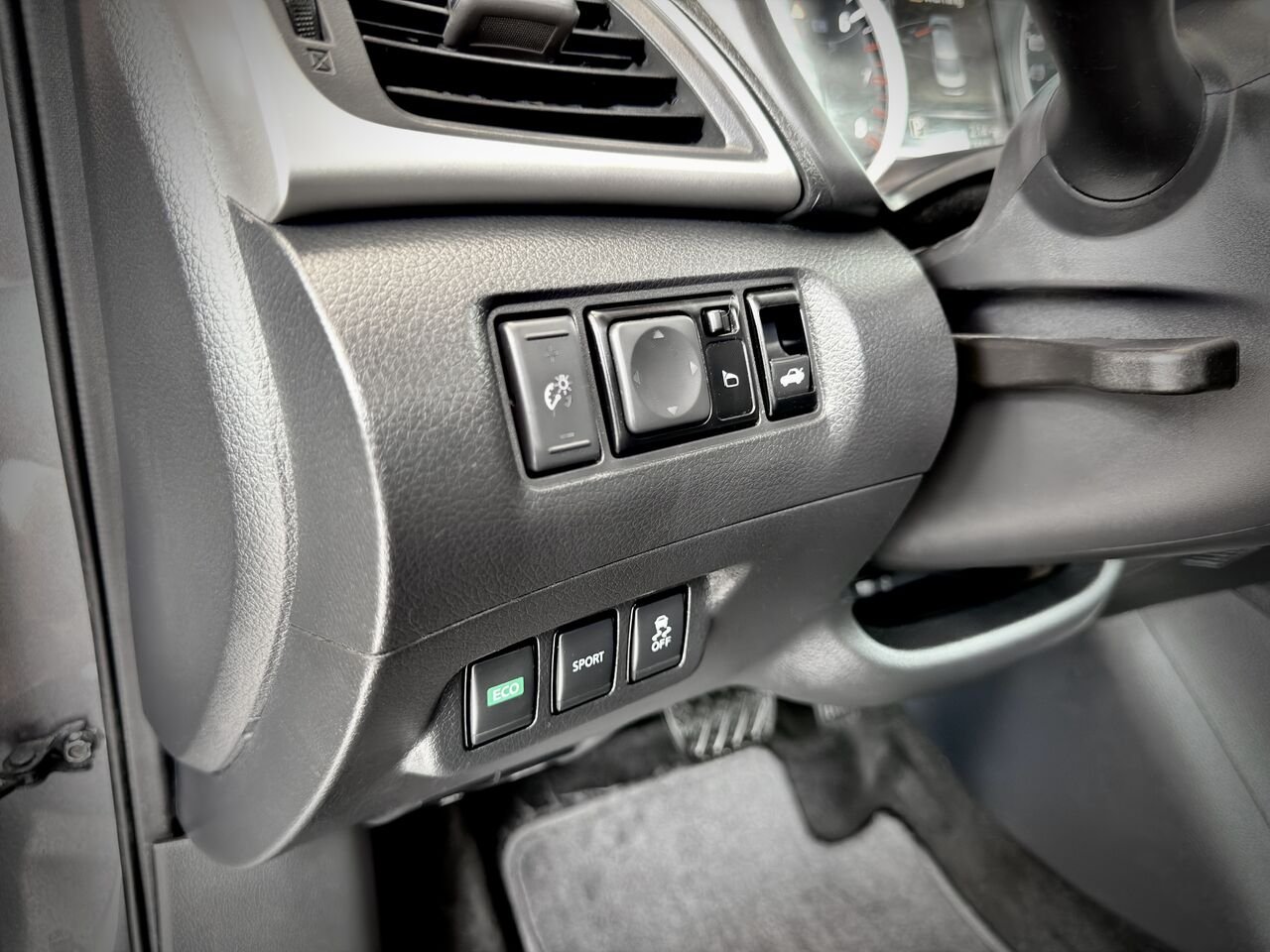 2018 Nissan Sentra Grey Notre-Dame-des-Prairies - photo #30