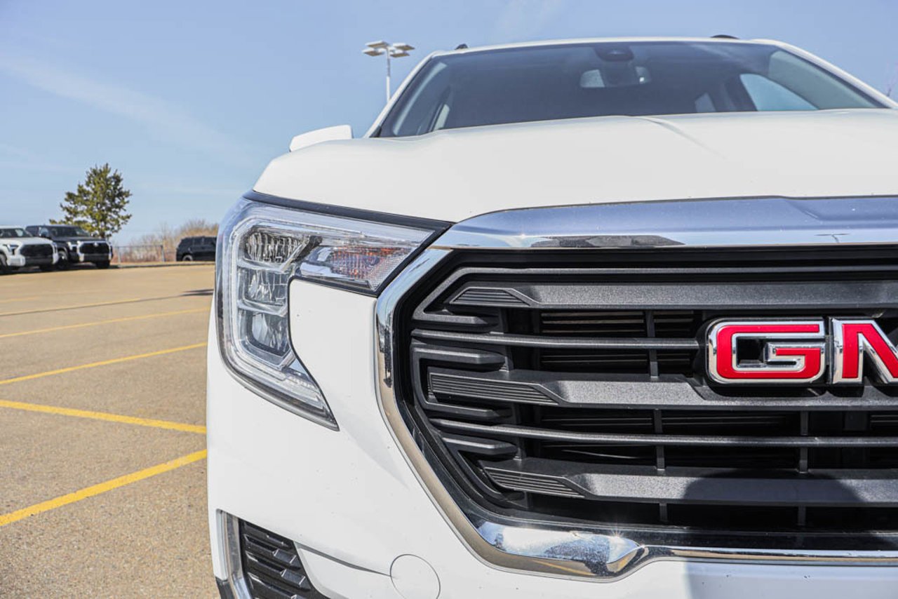 2024 GMC Terrain AWD 4dr SLE White Sherwood Park - photo #10