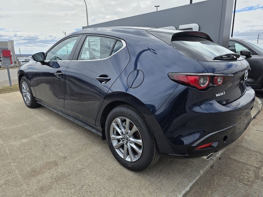 Mazda Mazda3 Sport 2026 2026 Bleu cristal foncé mica