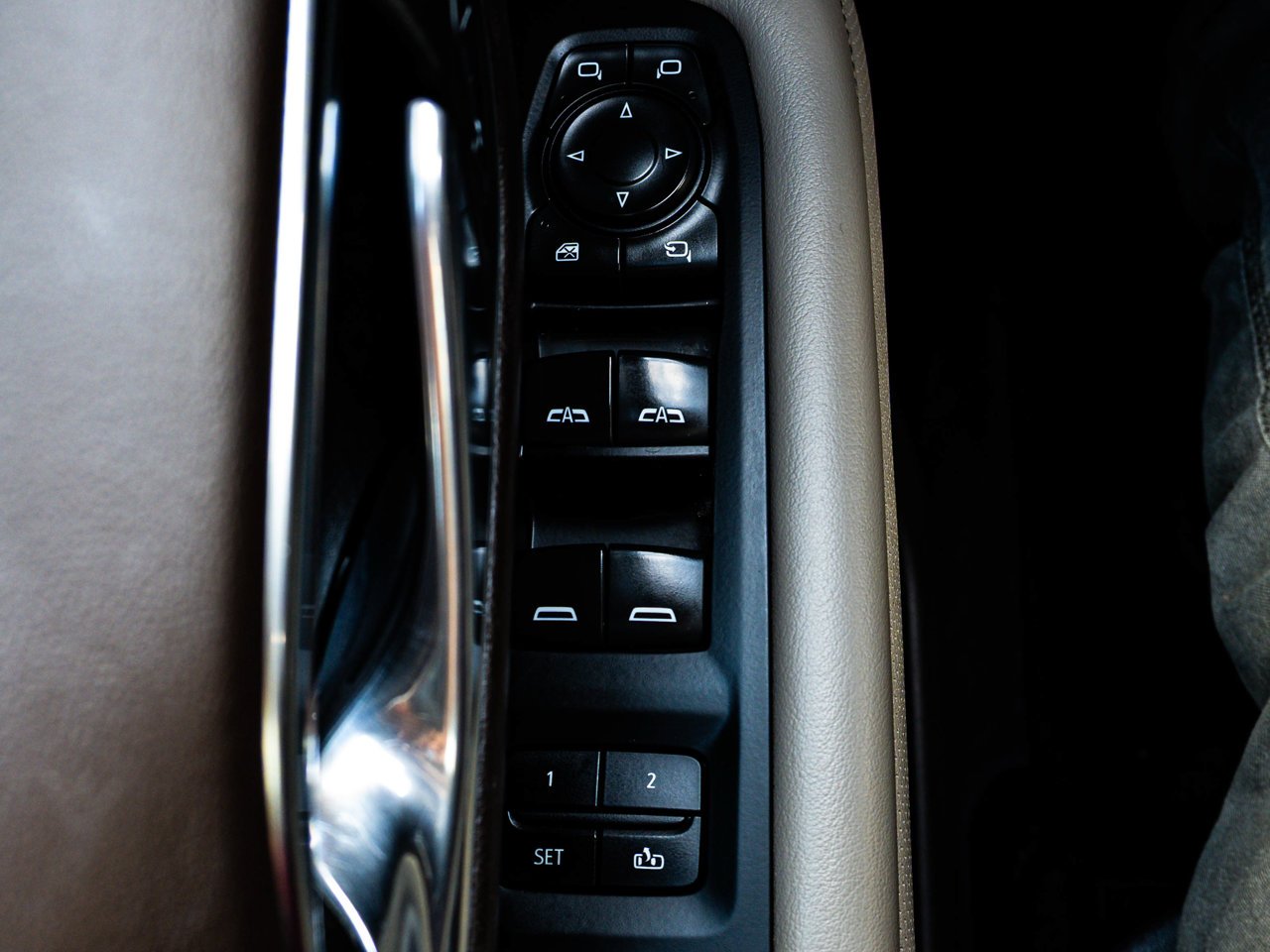 2022 GMC Yukon XL 4WD 4dr SLT Red Sherwood Park - photo #17