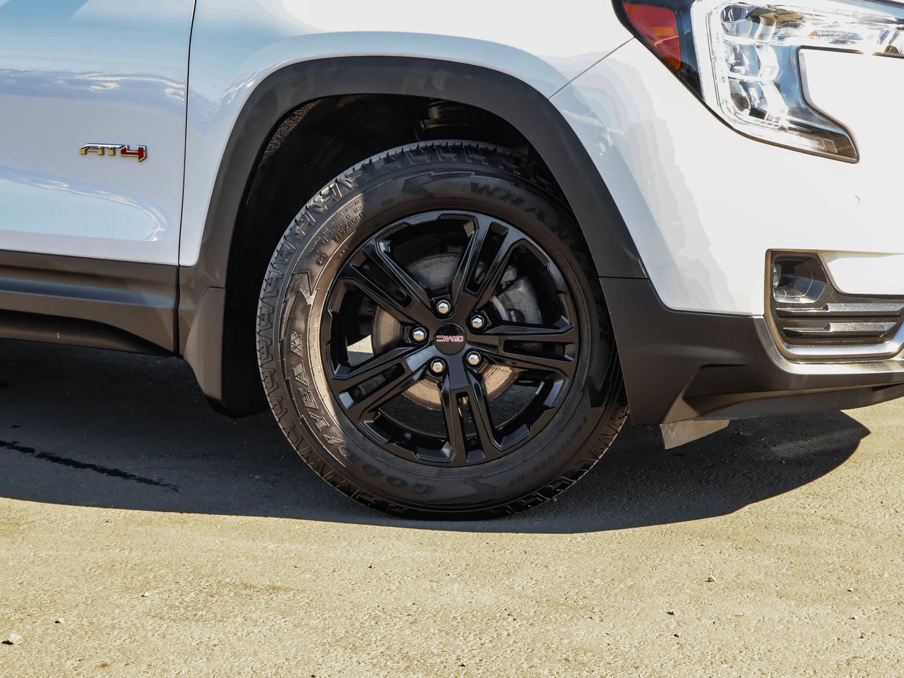 2022 GMC Terrain AWD 4dr AT4 White Sherwood Park - photo #10