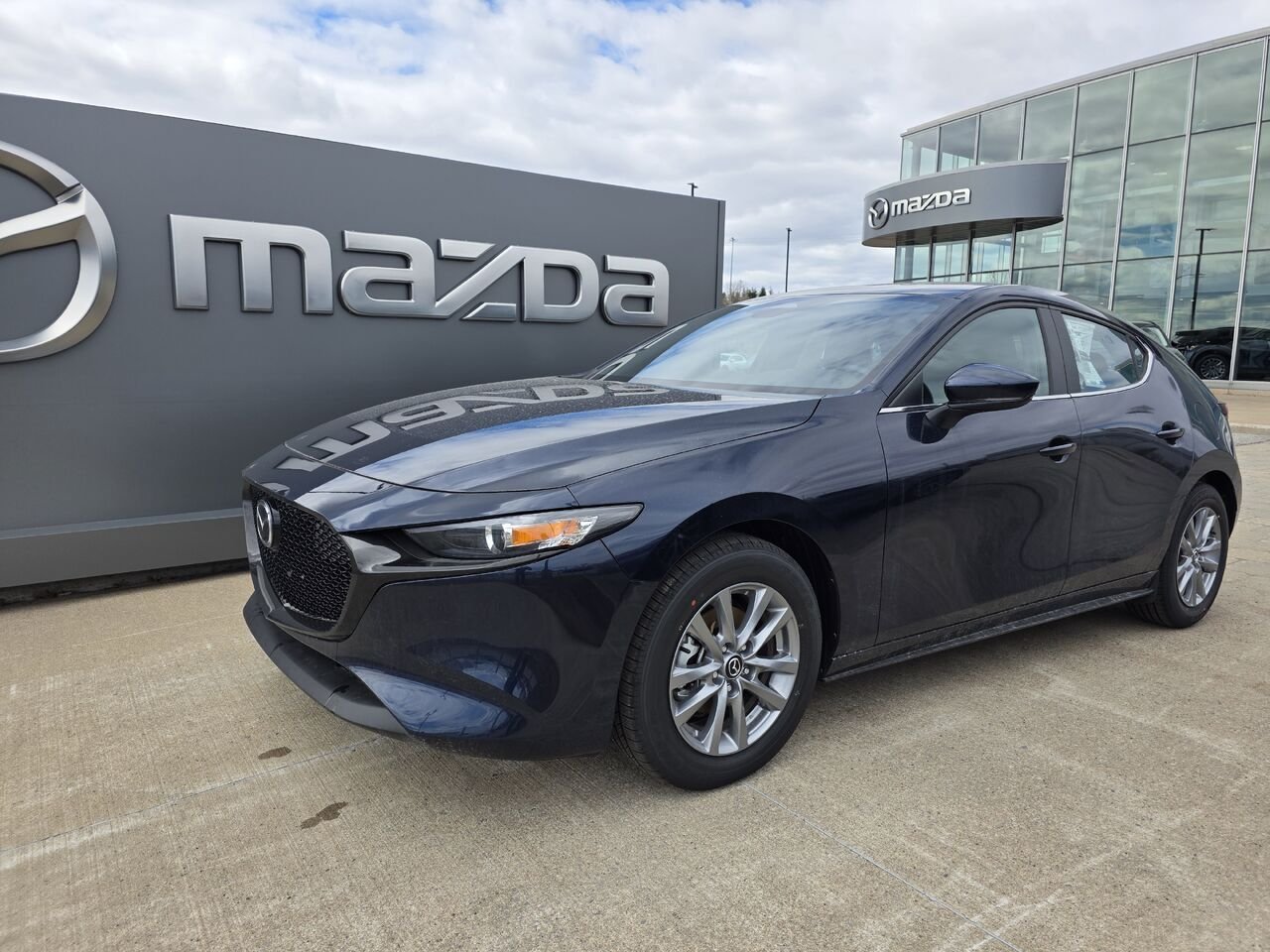 Mazda Mazda3 Sport 2026 Bleu cristal foncé mica Donnacona - photo #0