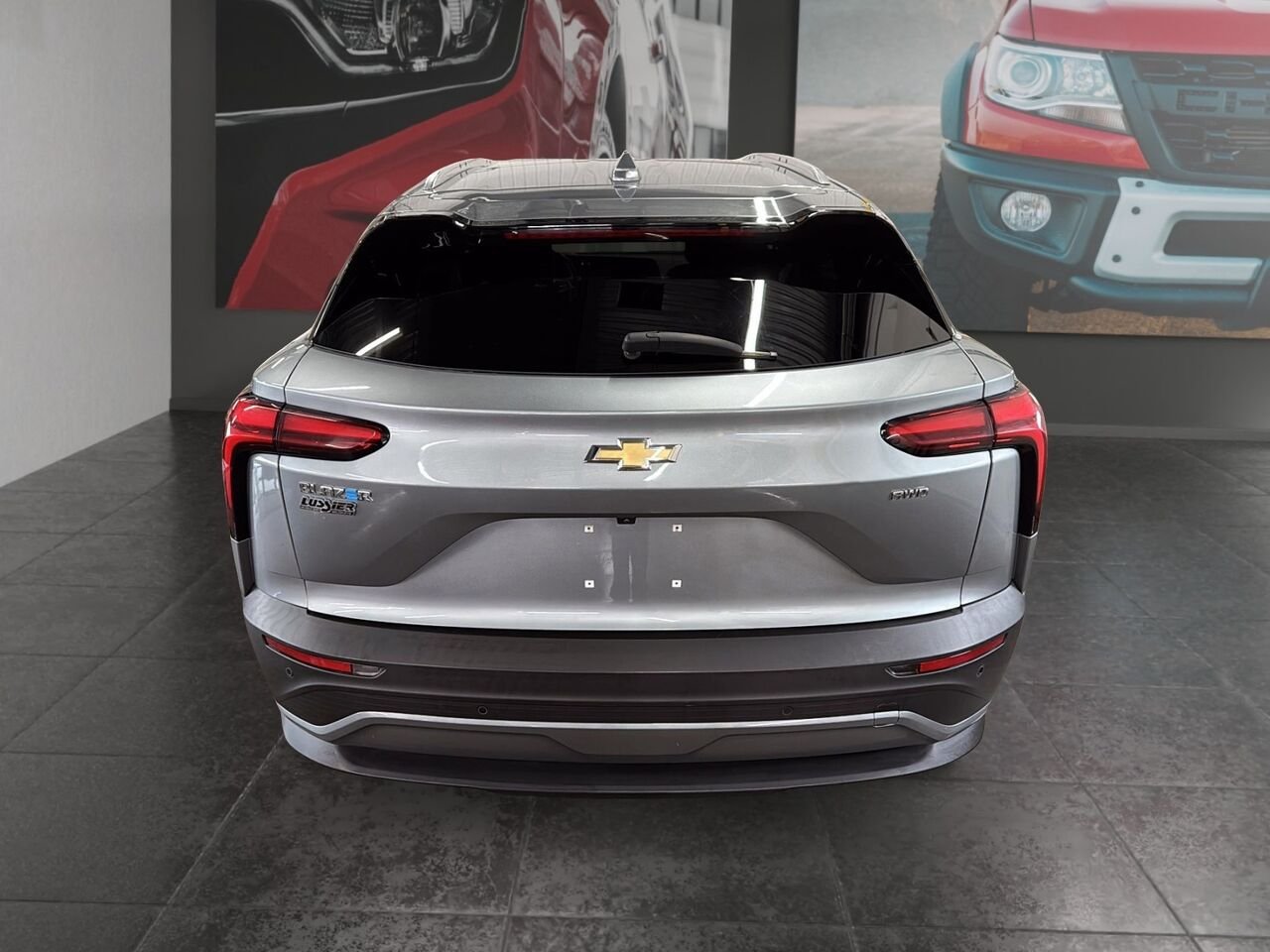 2024 CHEVROLET BLAZER EV LT TI Grey Saint-Hyacinthe - photo #2