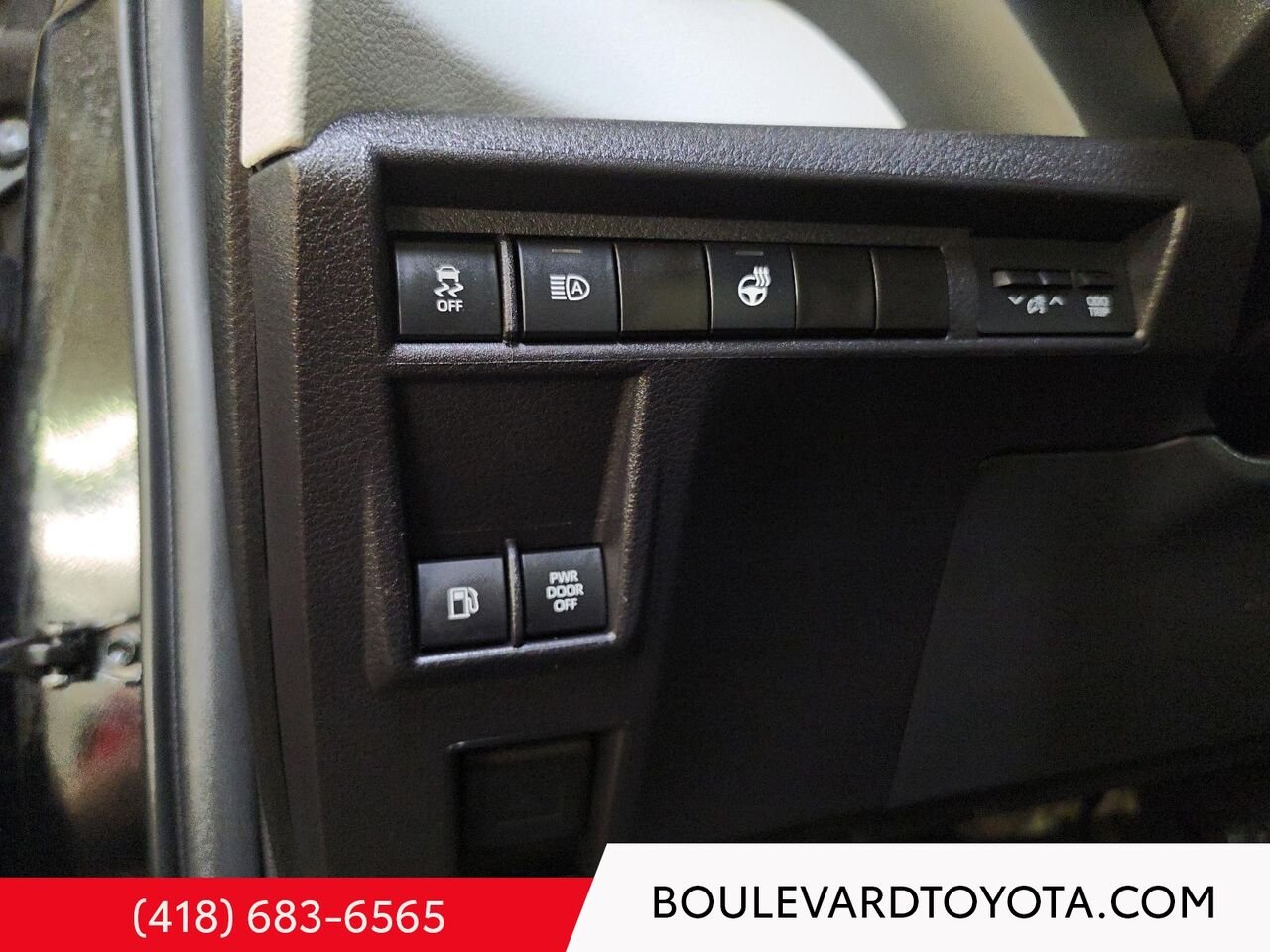 Toyota Sienna 99684A-77 | XSE, 7 places 2025 Noir Québec - photo #12