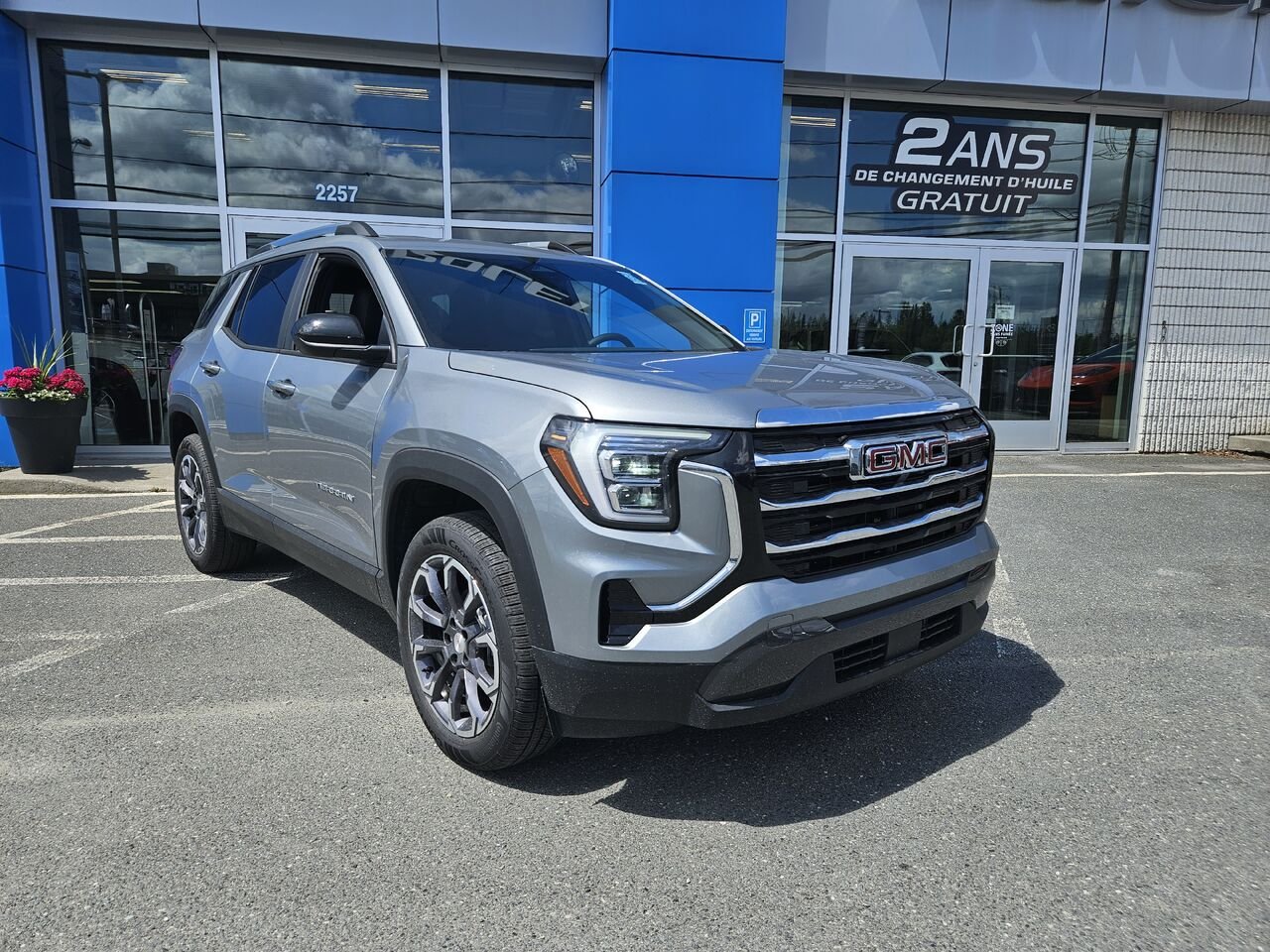 2027 GMC Terrain Élévation 4 portes TI Sterling Metallic Thetford Mines - photo #1