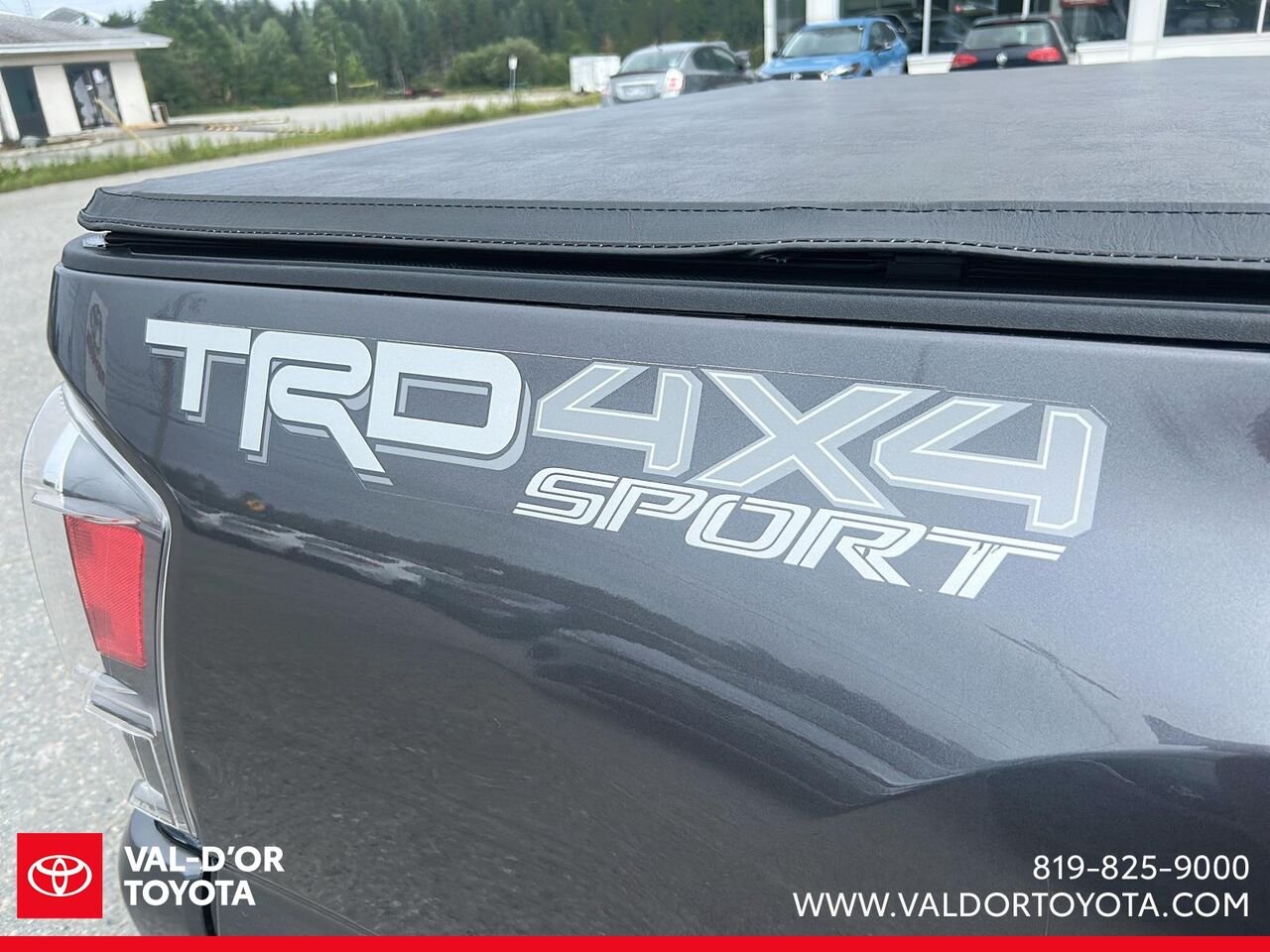 2021 Toyota Tacoma Grey Val-d'Or - photo #6