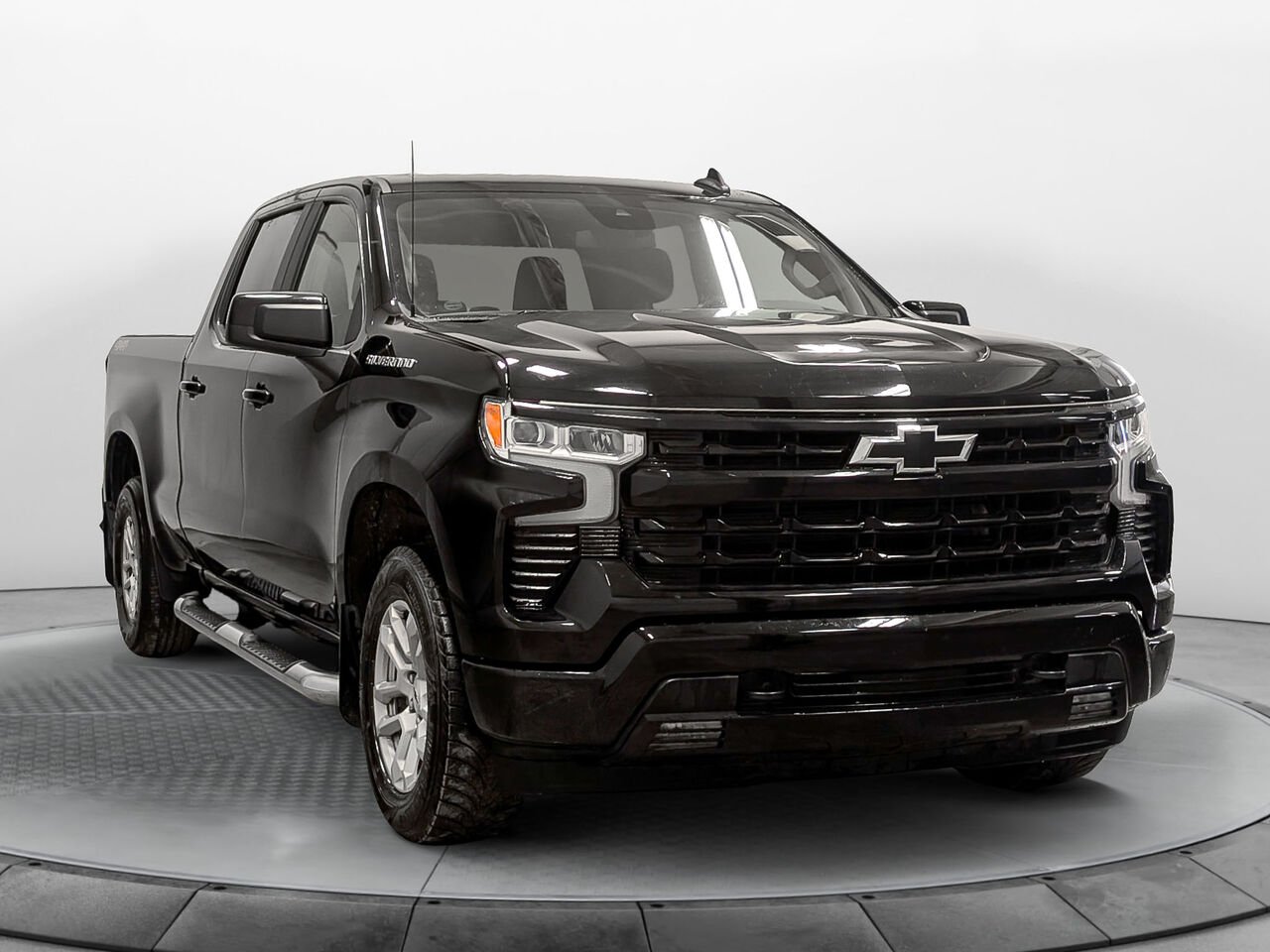 CHEVROLET Silverado 1500 RST 4WD Crew Cab Moteur V8 5.3L 6 Places 2022 Noir Sherbrooke - photo #4