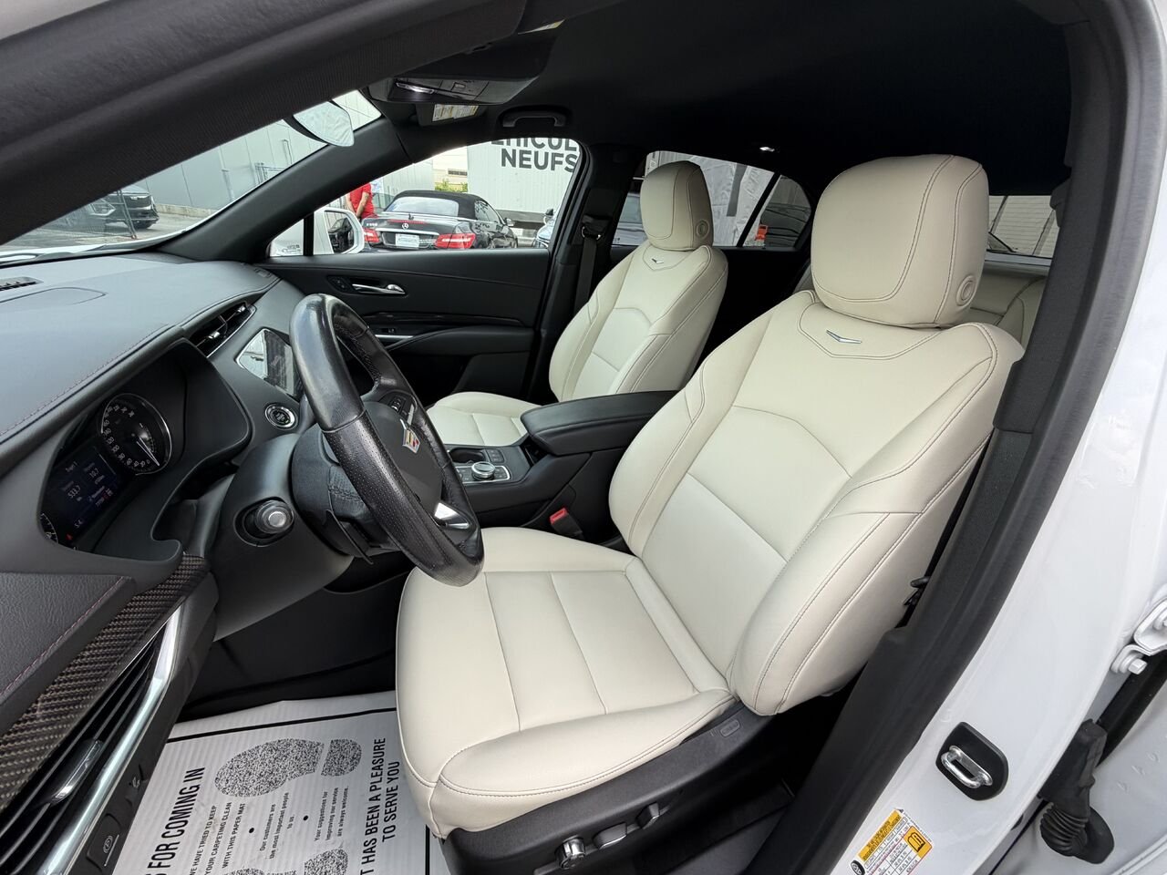 2020 Cadillac XT4 SPORT AWD White Laval - photo #21