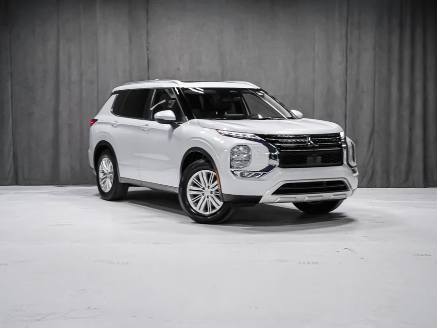 2024 Mitsubishi Outlander LE 2 SET DE PNEU APPLE CAR PLAY White
