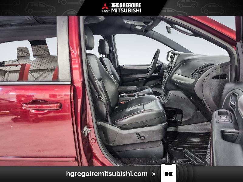 2016 Dodge GR Caravan Red Saint-Eustache - photo #15