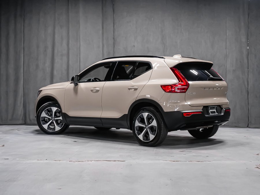 Volvo XC40 B5 PLUS DARK CLIMATE 2025 Beige