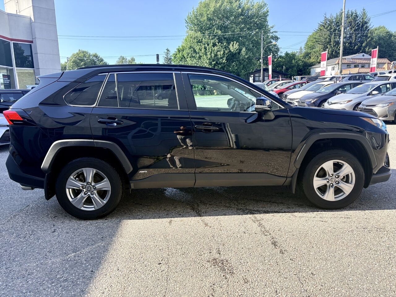 2024 Toyota RAV4 Black Mont-Laurier - photo #7