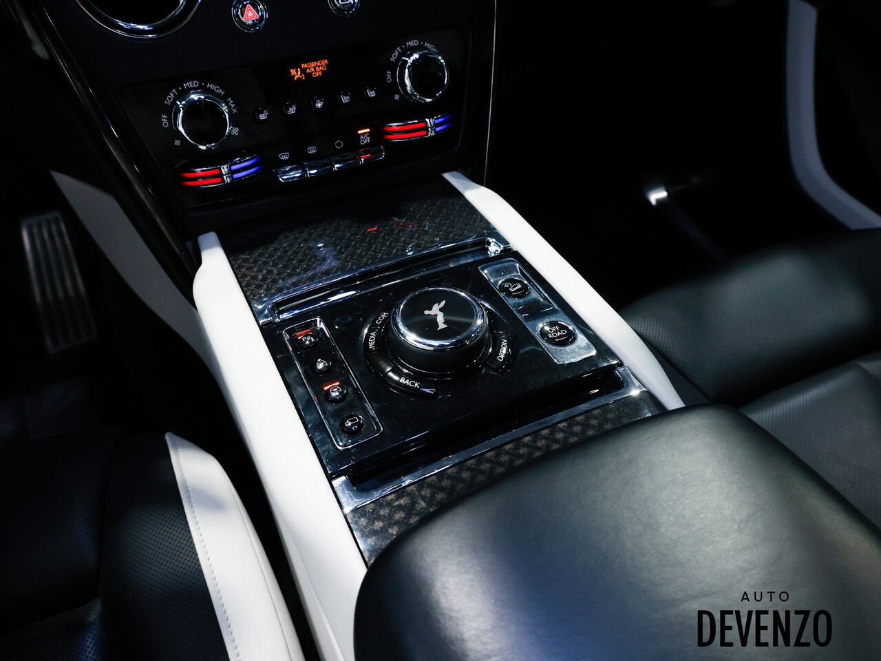 Rolls-Royce Cullinan 2023 Noir Saint-Eustache - photo #16