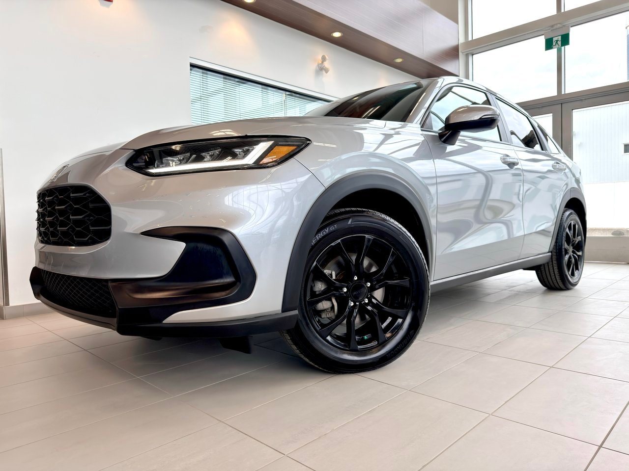 2025 Honda HR-V Silver Notre-Dame-des-Prairies - photo #1