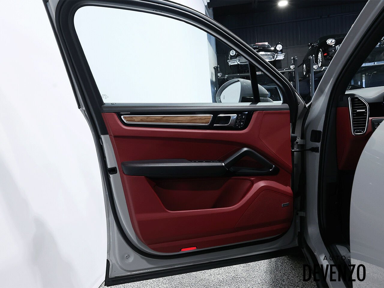 2022 Porsche Cayenne Grey Saint-Eustache - photo #11