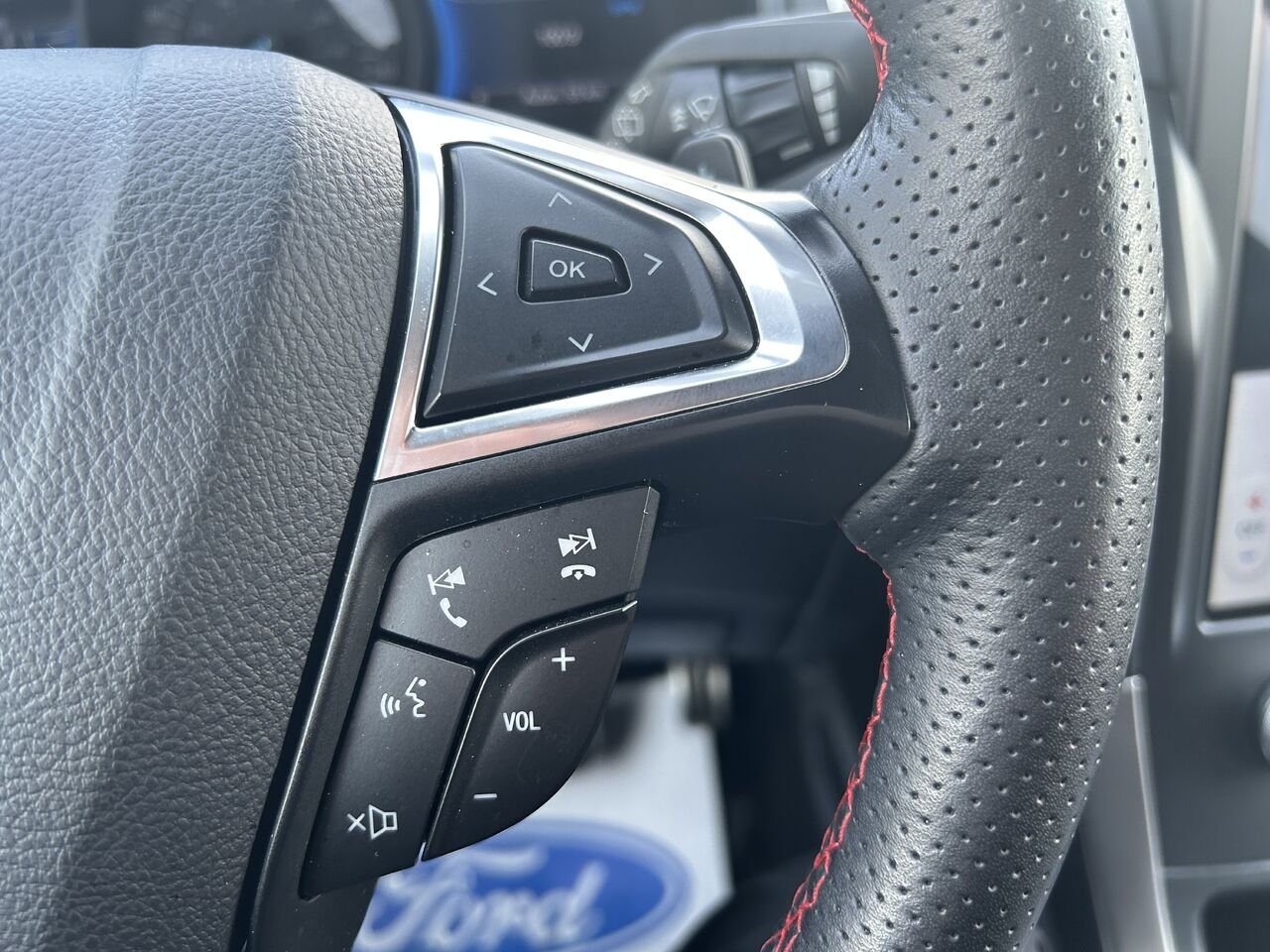 2024 Ford Edge White Montmagny - photo #11