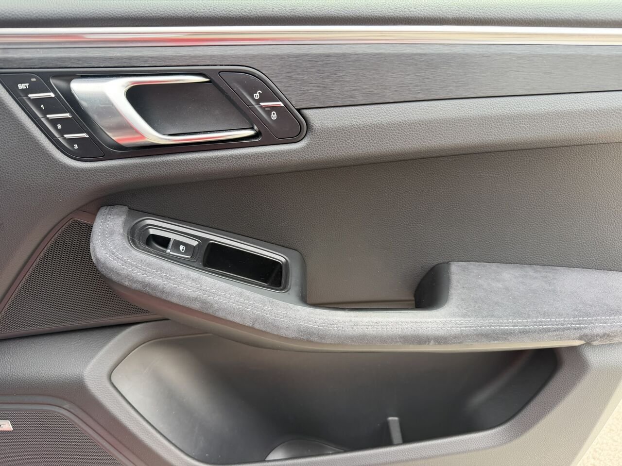 2018 Porsche Macan GTS AWD Red Laval - photo #21