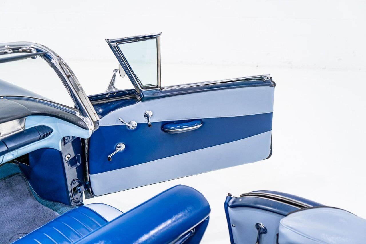 Buick Special 364/300HP NailHead 1 of only 2,056 | PRICE IN USD 1957 Bleu Montréal - photo #73