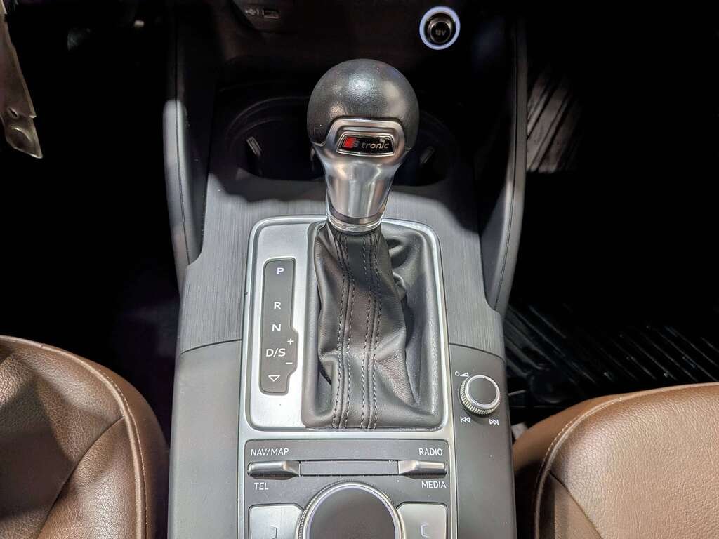 Audi A3 Sedan 2.0 TFSI quattro Komfort 2018 Blanc Val-David - photo #25