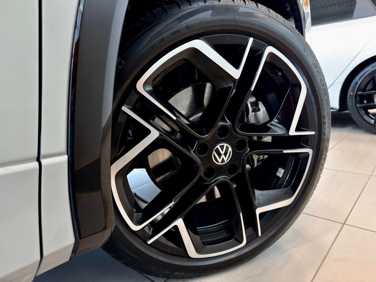 Volkswagen Tiguan 2026 Gris Notre-Dame-des-Prairies - photo #12