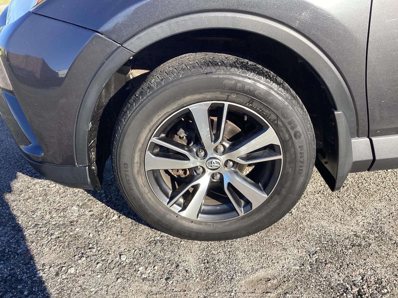Toyota RAV4 2018 Gris Gatineau - photo #8