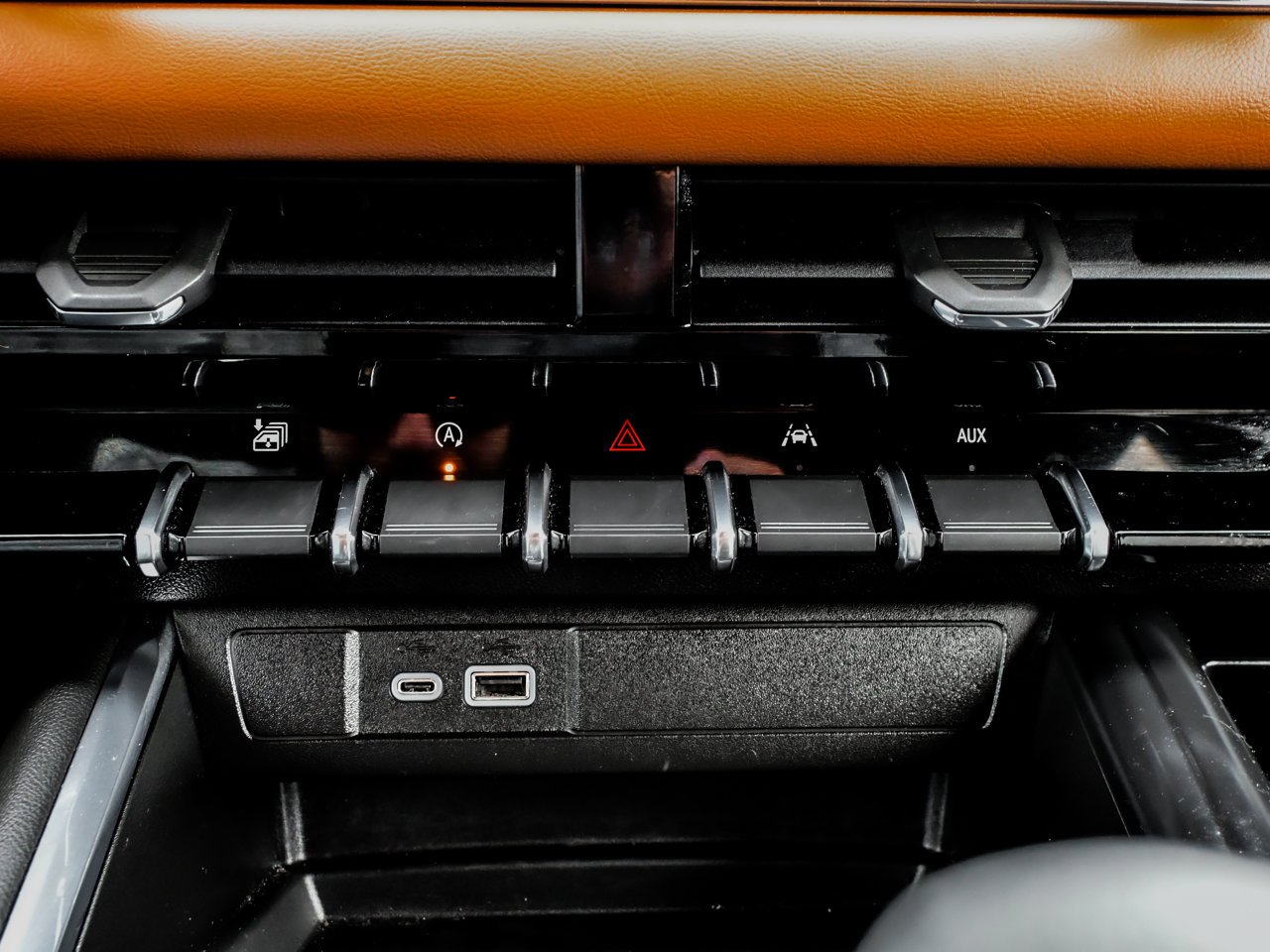 2025 GMC Canyon 4WD Crew Cab AT4 Black Sherwood Park - photo #28