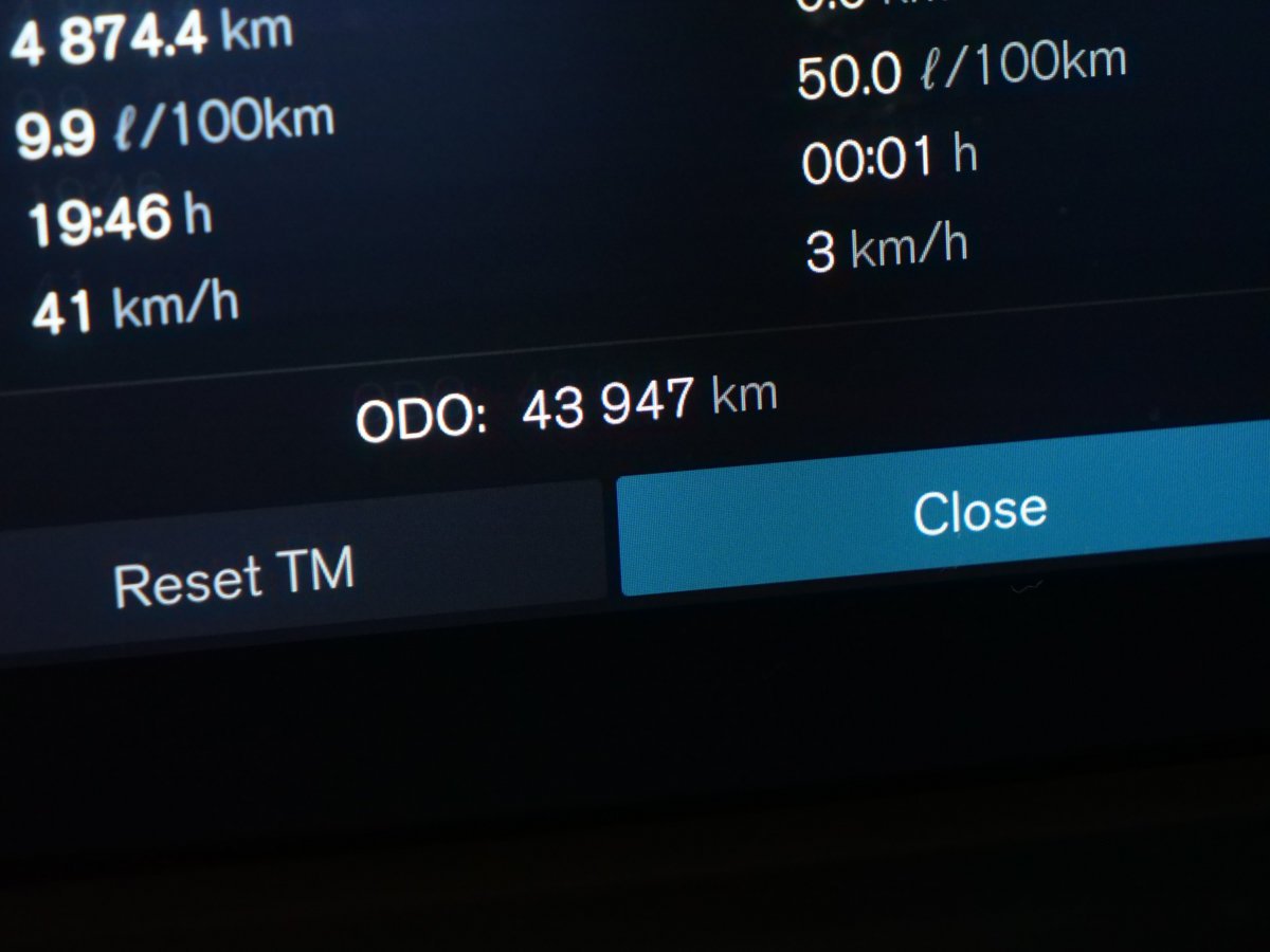 Volvo XC90 B6 ULTIMATE BRIGHT BOWERS & WILKINS 2024 SILVER DOWN Montréal - photo #8