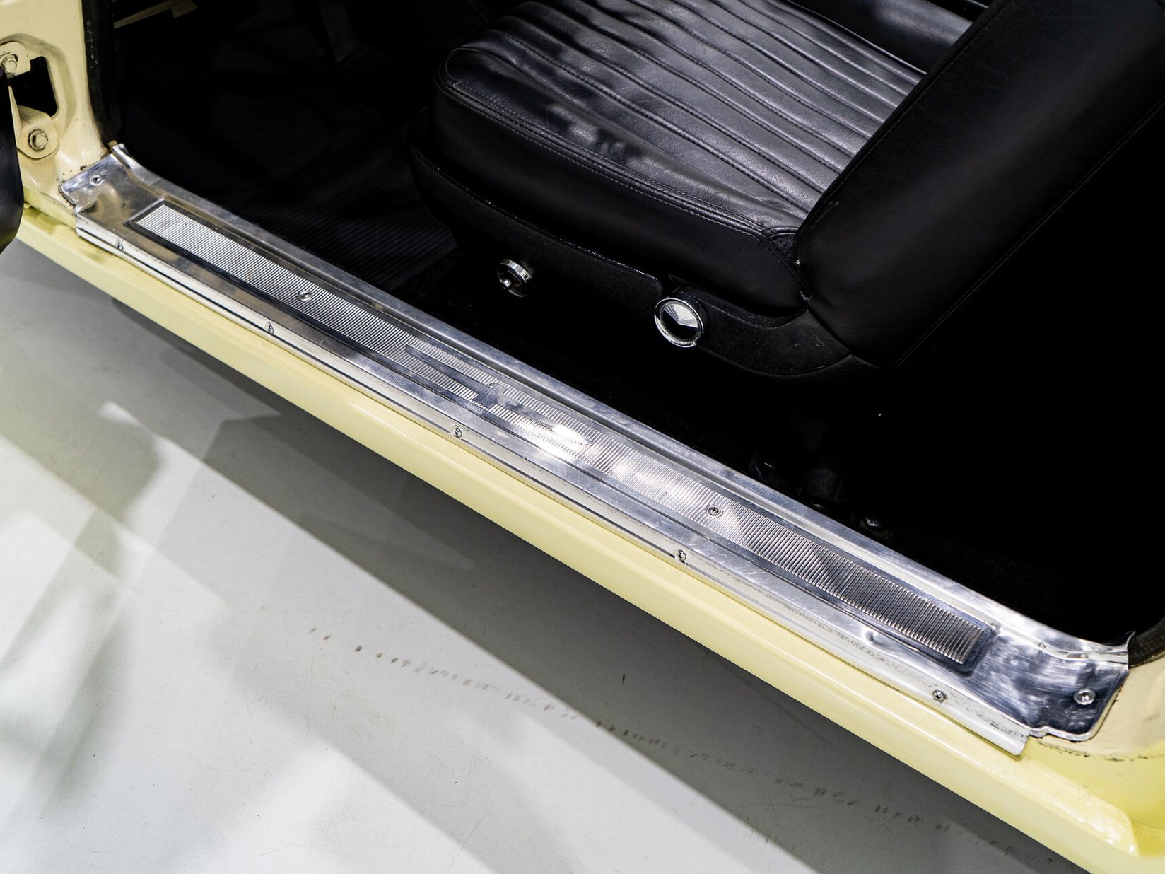 Ford Thunderbird Beautifully Presented From Older Restoration with original bill of sale 1962 Jaune Montréal - photo #75