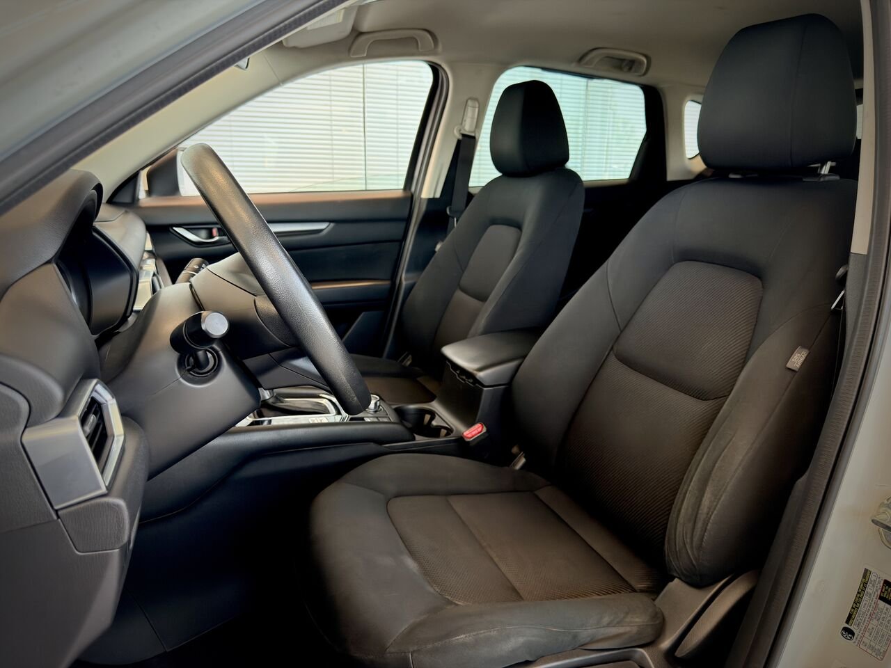 2017 Mazda CX-5 White Notre-Dame-des-Prairies - photo #13