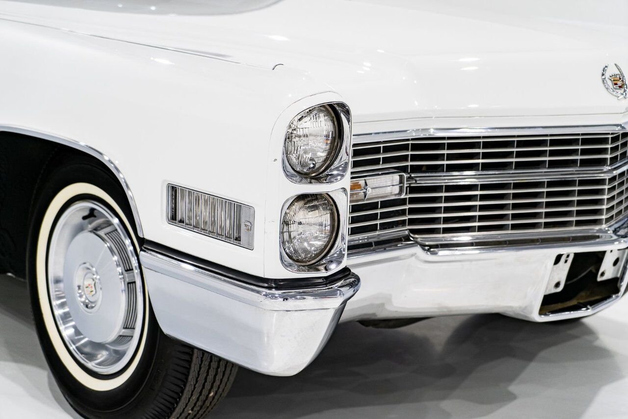 Cadillac Fleetwood **PRICE IN USD** Factory Limo dual AC with only 18,892 miles 1966 Blanc Montréal - photo #26
