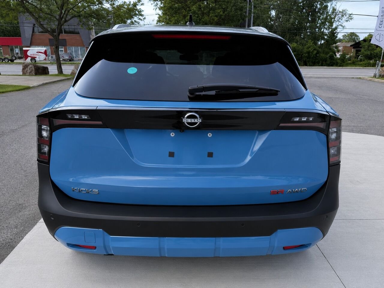NISSAN Kicks KICKS SR PRIVIL GE 2026 Bleu glacial arctique/Noir intense Châteauguay - photo #3