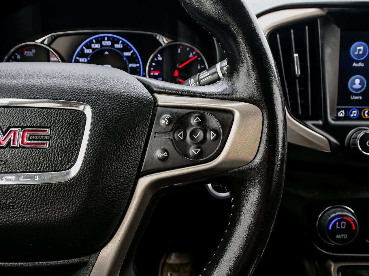 2022 GMC Terrain AWD 4dr Denali White Sherwood Park - photo #26