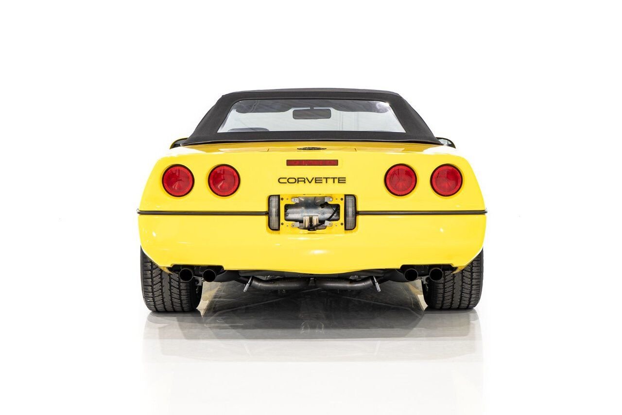 1986 Chevrolet Corvette Pace Car livery with only 17,380km (10,800miles) Yellow Montreal - photo #36