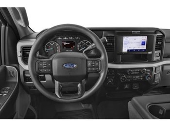 Ford Super Duty F-350 à roues arrière jumelées XLT