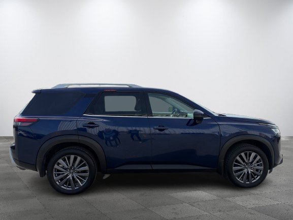 Nissan Pathfinder 2024 Bleu Thetford Mines - photo #2
