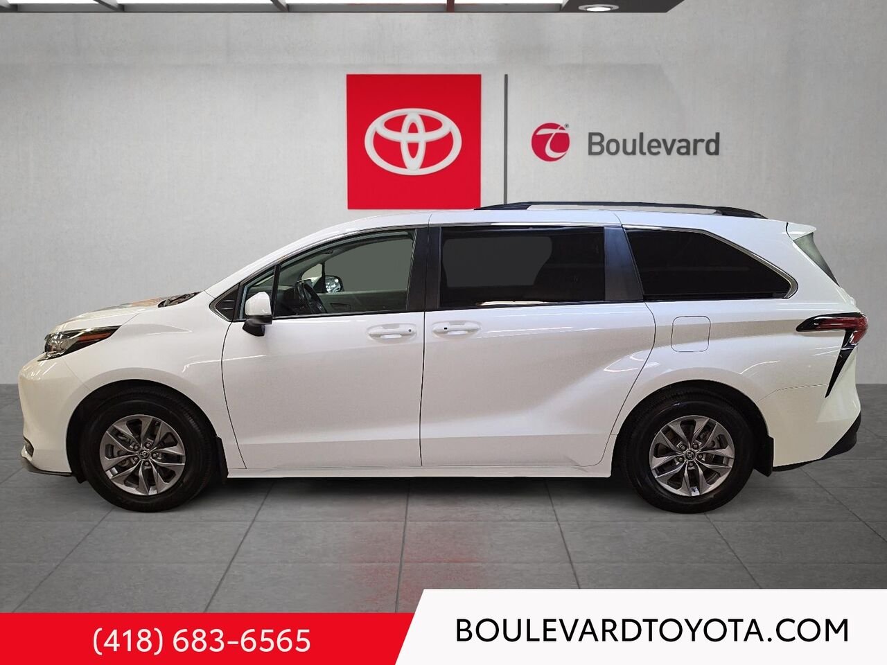Toyota Sienna 100094A-79 | LE, 8 PLACES 2022 Blanc Québec - photo #5