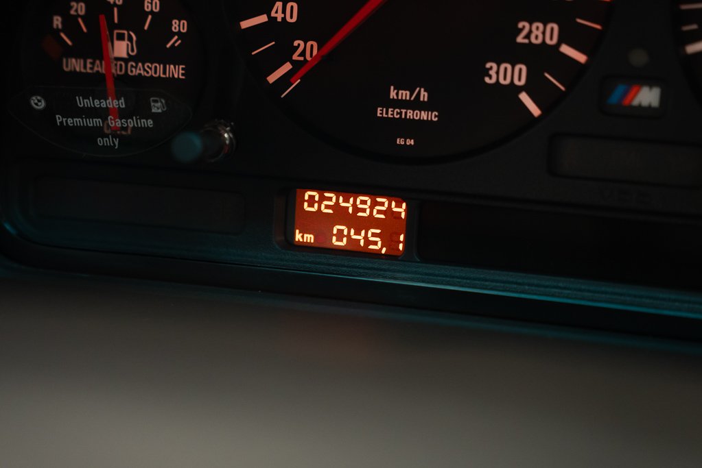 BMW M5 LOW KM! - $94500 USD 1992 Noir Montréal - photo #7