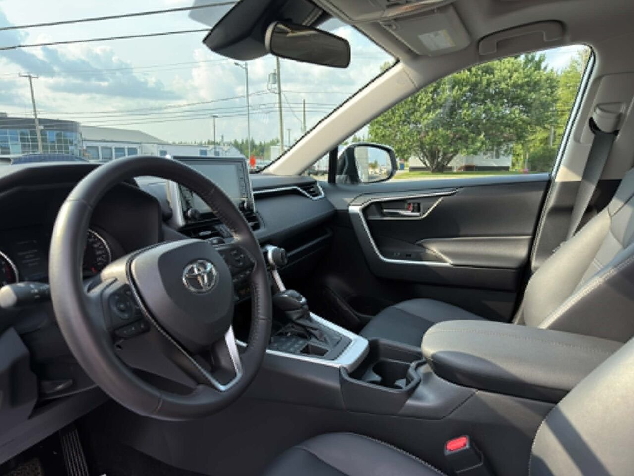 Toyota RAV4 u03090 | XLE TI 2021 Blanc Val-d'Or - photo #5