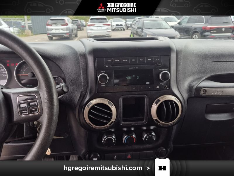 Jeep Wrangler 2011 Noir Blainville - photo #24