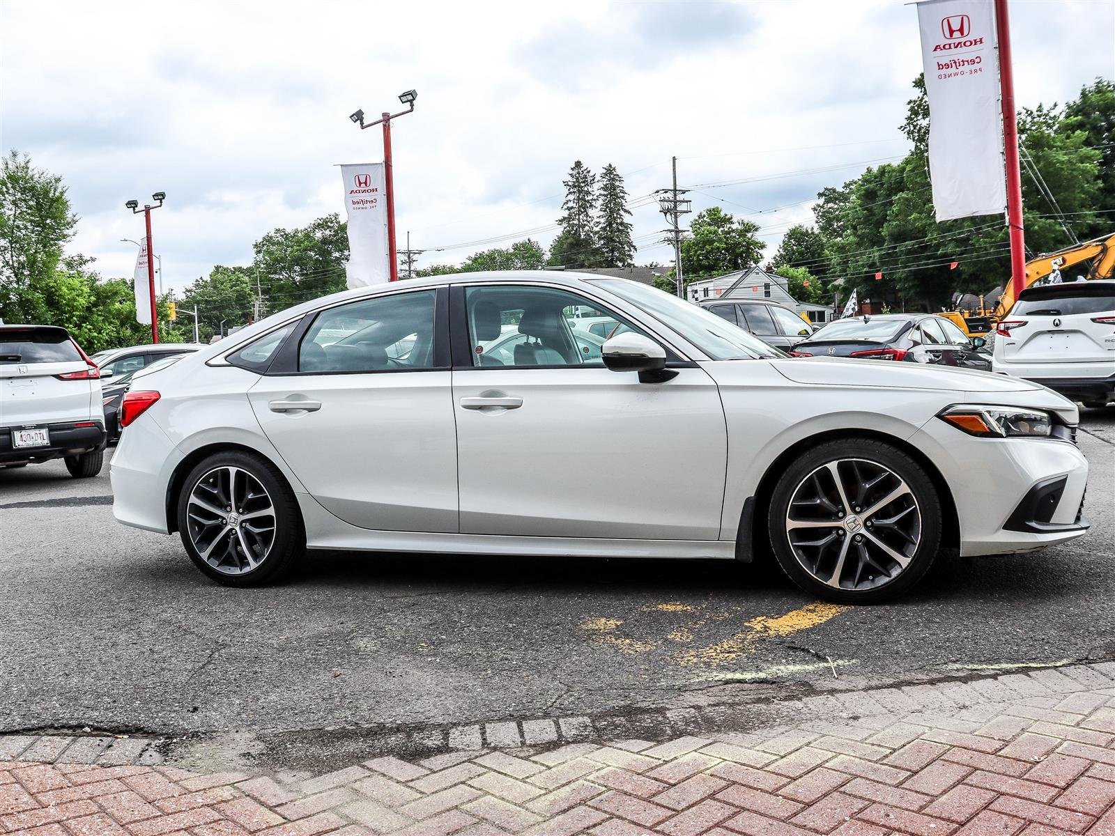 2022 Honda Civic Sedan Touring Ottawa & Gatineau - photo #2