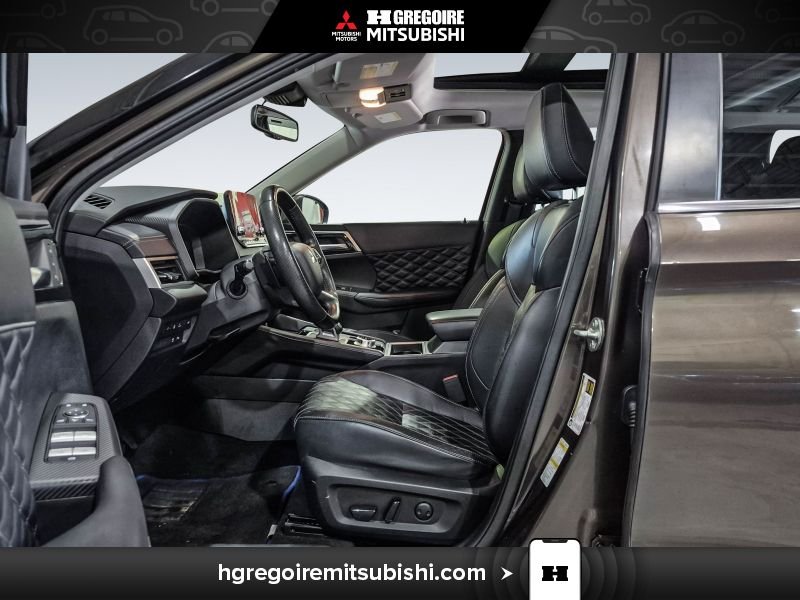 2023 Mitsubishi Outlander Plug-In Hybrid Bronze Laval - photo #13