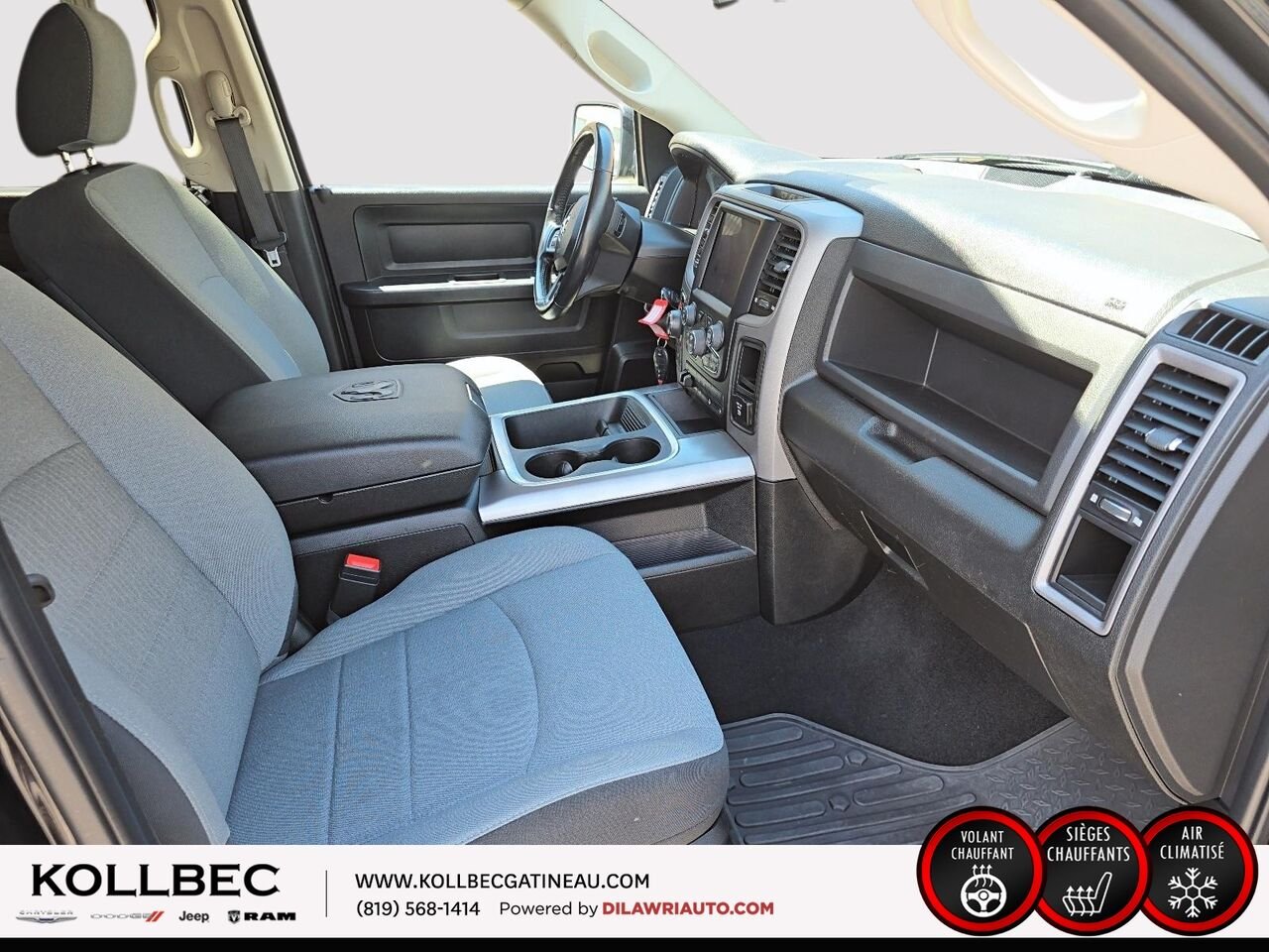 RAM 1500 CLASSIC Express Night Edition Crewcab 4x4 2023 Noir Ottawa & Gatineau - photo #20
