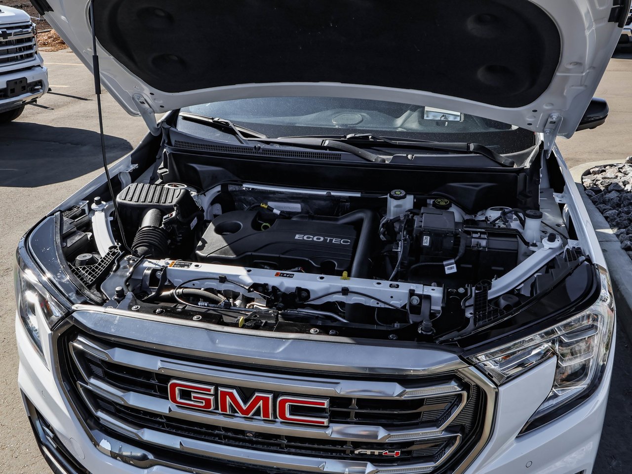 2022 GMC Terrain AWD 4dr AT4 White Sherwood Park - photo #9